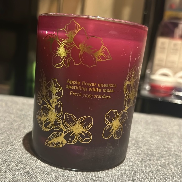 Victoria’s Secret Sky Blooming Fruit Single Wick Candle - Picture 2 of 2